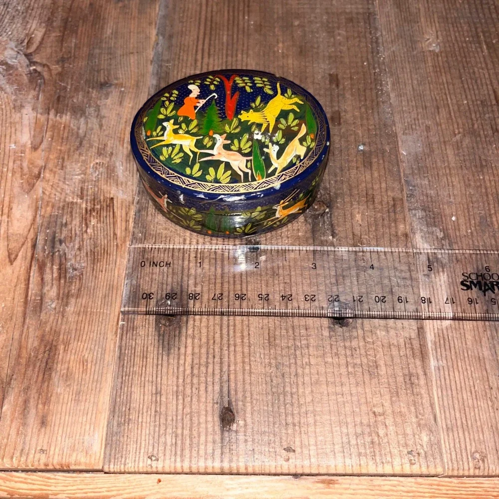 Unbranded vintage trinket